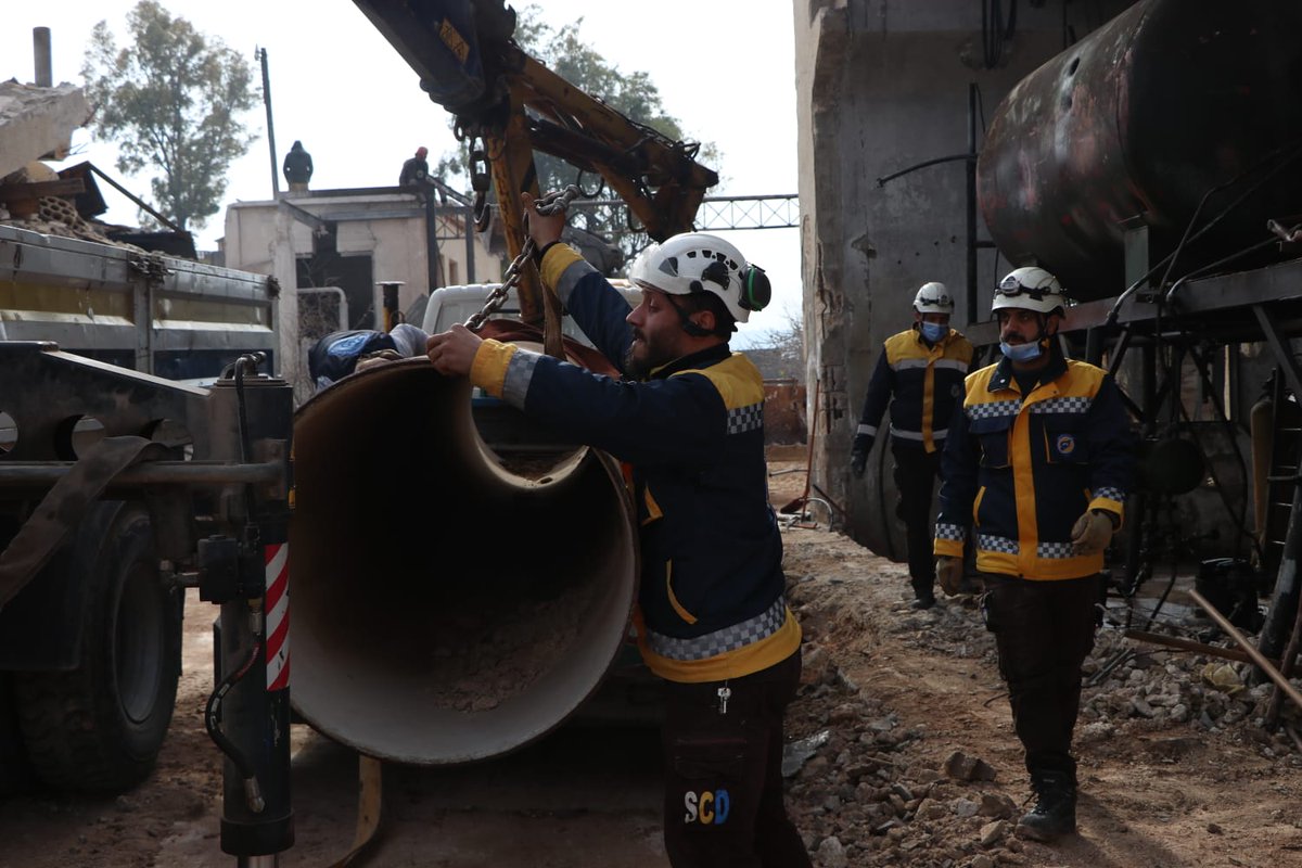 Today, WhiteHelmet teams cleared the rubble of destroyed parts of Arshani water station west Idlib. And they also participated in transporting the needed materials and equipment to rehabilitate the station