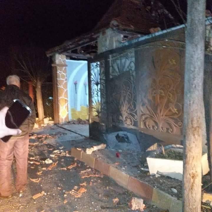 South Syria: an IED targeted last night the Baath Secretary of Beitima in front of his house, causing material damage only. It's an area in South-West Damascus province which didn't witness attacks since years