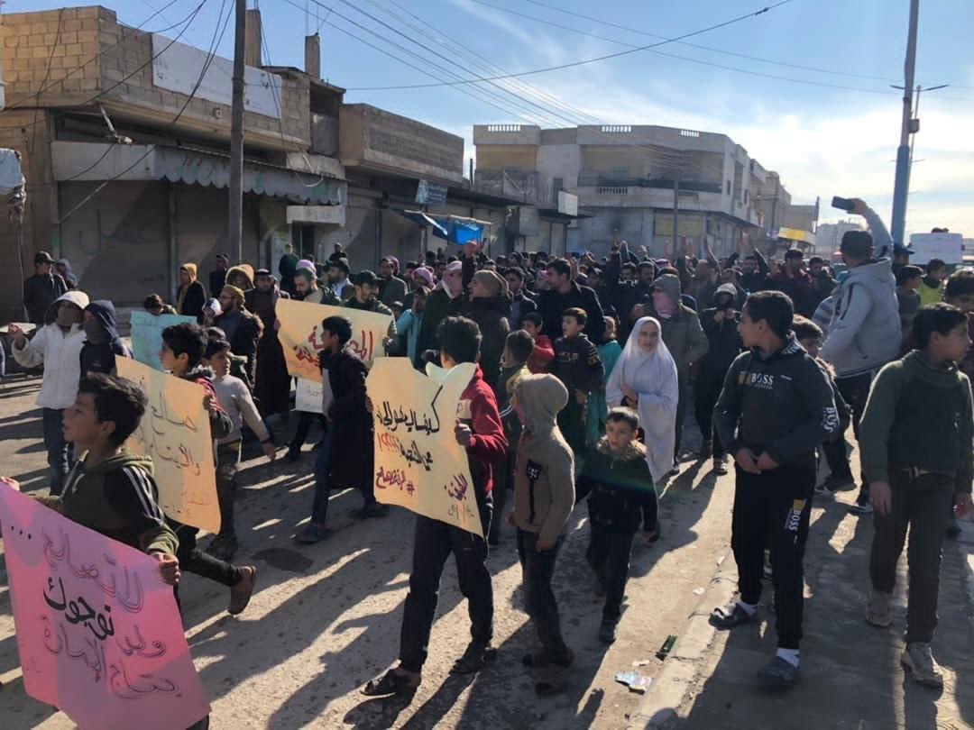 A demonstration in Tabqa city demanding the overthrow of the government and a rejection of the reconciliations promoted by the government's militias