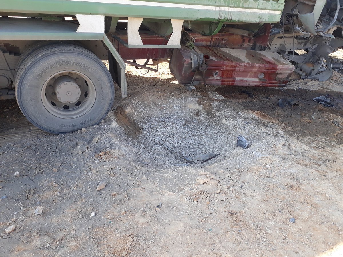 Eastern Syria: a tanker truck used to refuel SAA deployed in W. Deir ez-Zur desert was destroyed yesterday by an ISIS mine/IED near Kabajab. 2 wounded (soldier & driver)