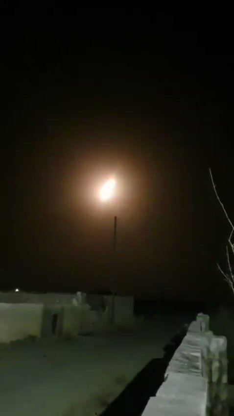 Russian warplanes deployed in the sky of Al-Bab city in the countryside of Aleppo, in conjunction with hearing the sounds of explosions