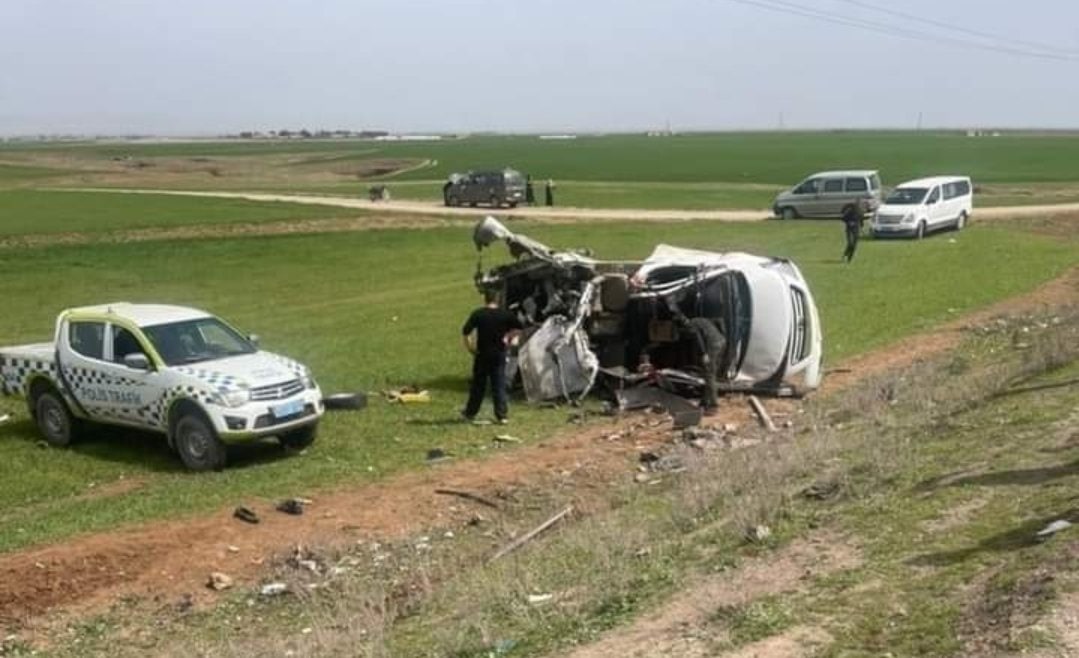 مقتل قياديين إثنين من قوات قسد باستهداف سيارتهم على الطريق الدولي قرب بلدة القحطانية بريف الحسكة الشمالي بواسطة طائرة مسيّرة.