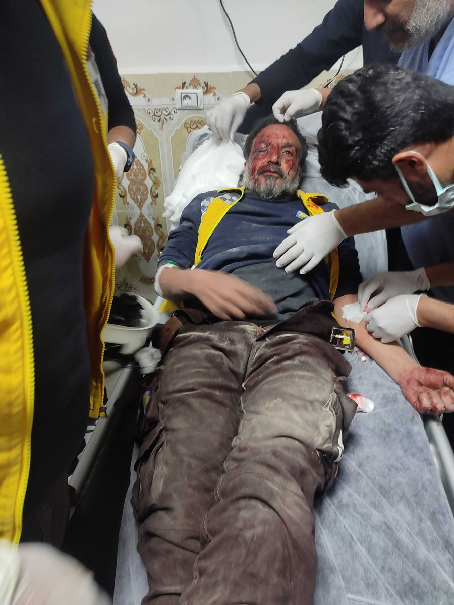Three volunteers of the Syrian Civil Defense were injured today, Monday, April 18, by artillery shelling by the Syrian Democratic Forces, targeting them while they were searching for a missing person after a family was subjected to a similar bombardment on the bank of the Euphrates River in the city of Jarablus, east of Aleppo. The White Helmets