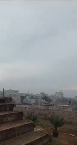 مشاهد متداولة من استمرار الاشتباكات بين قوات المعارضة، وقوات النظام على جبهة الفوج 46 غرب حلب