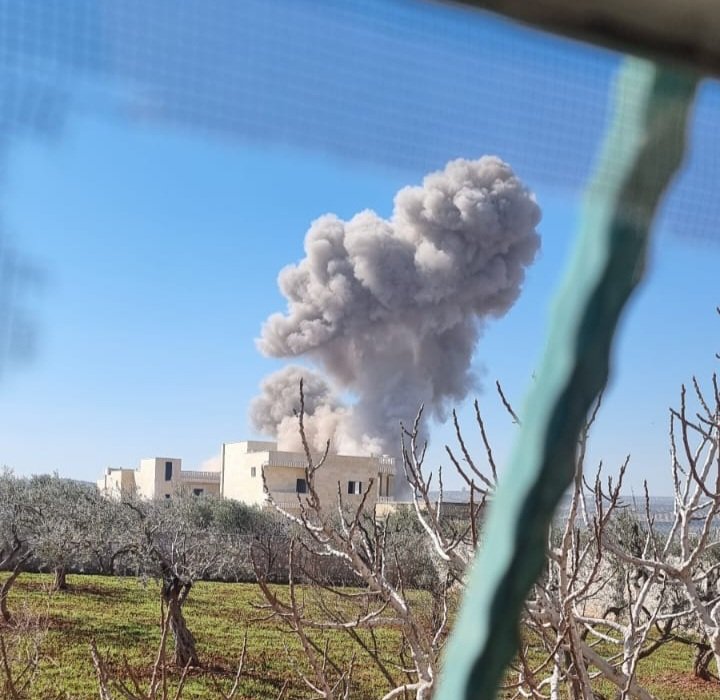 One dead as an initial toll and several civilian casualties as a result of Russian raids that targeted a wood manufacturing workshop (furniture workshop) on the outskirts of the city of Idlib a short while ago.