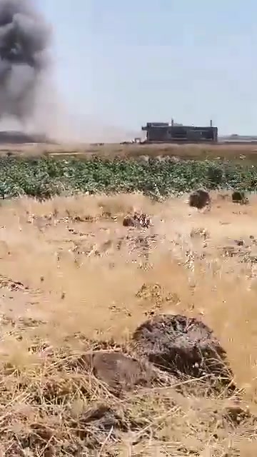 While there are conflicting reports if the woman arrested today by Assad's Intelligence in Damascus was freed, local fighters attacked a government checkpoint (video) near Inkhil (N. Daraa). government tanks are shelling the outskirts of the town