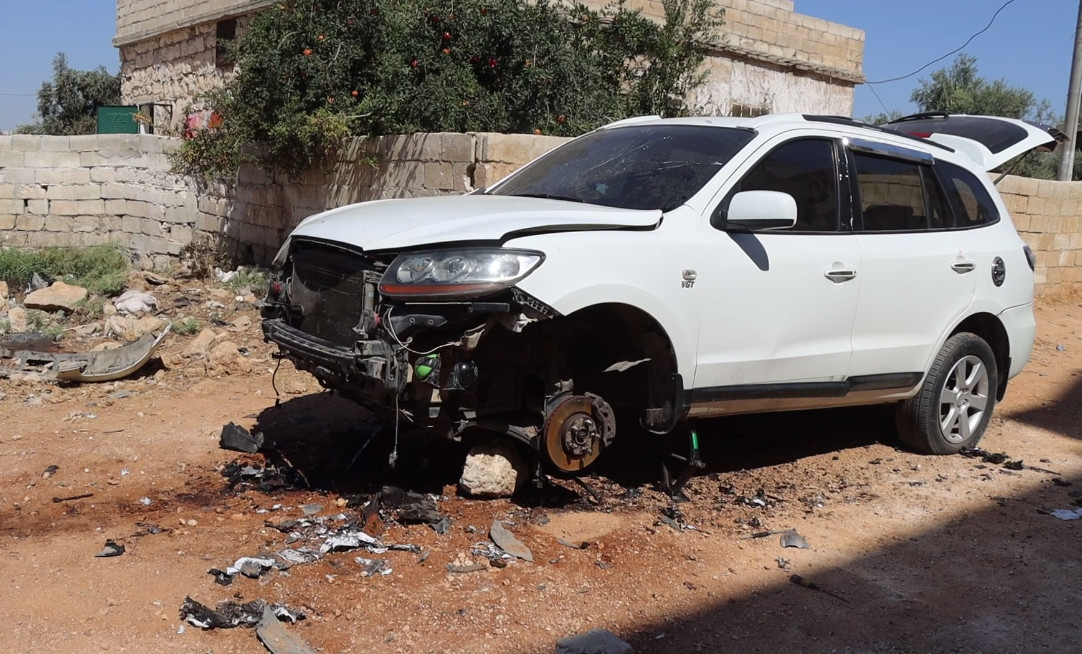 Syria: this morning Assad's forces targeted the W. Aleppo countryside with at least 10 Russian-made FPV drones.At least 6 cars and houses were struck in Atareb and Kafr Noran. Several drones were shot down by the residents with hunting guns. One child wounded in one of the houses