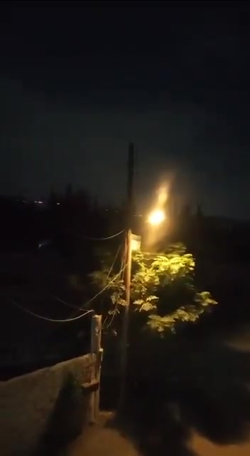 Footage from the clashes at dawn. Now, across the Turkish occupied territories (Afrin-Jarabulus) the cellular internet has been cut off, some areas have a weak internet connection