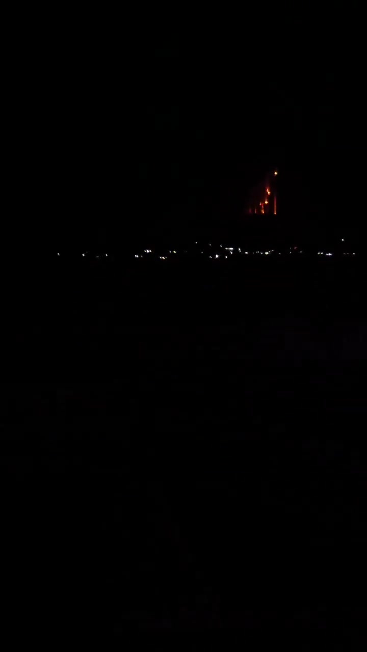 Est de la Syrie : des avions de guerre russes auraient largué de la thermite cette nuit au-dessus de la région de Shamatia (nord-ouest de Deir ez-Zur)