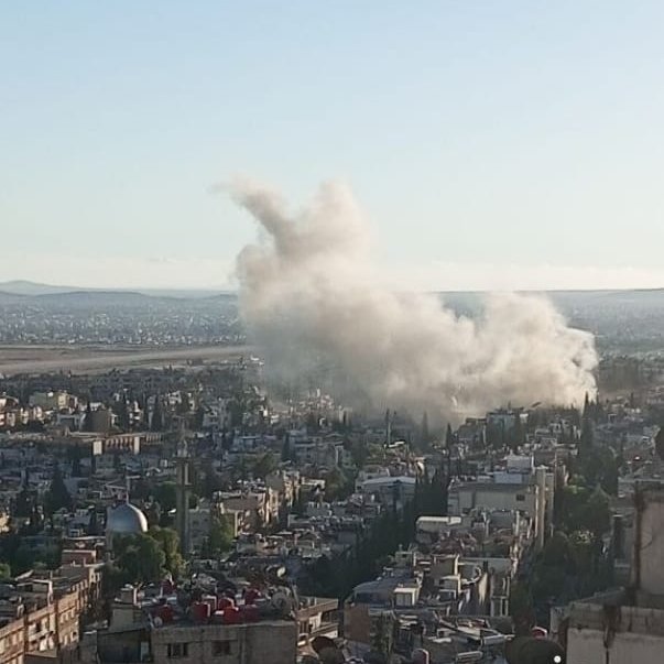 Damascus, enkele ogenblikken geleden na een Israëlische luchtaanval. Syrië. Explosies te horen in Damascus te midden van berichten over een Israëlische aanval