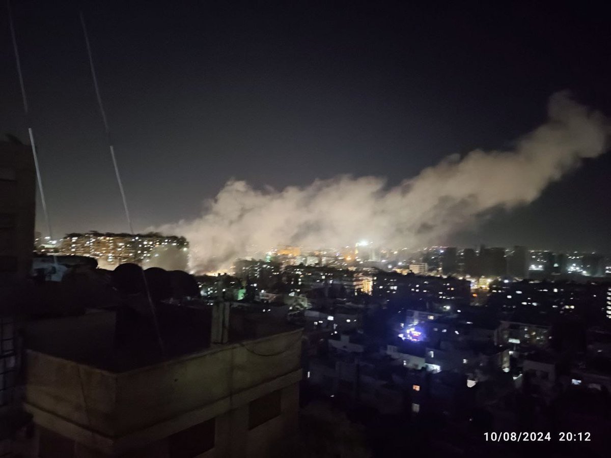 Israël bombardeert Damascus.