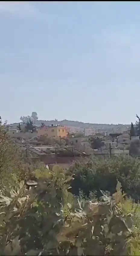 Bis zu 21 Angriffe russischer Kampfflugzeuge auf die Umgebung der Stadt Idlib, das Umland und die Küstenregion. An diesem Tag