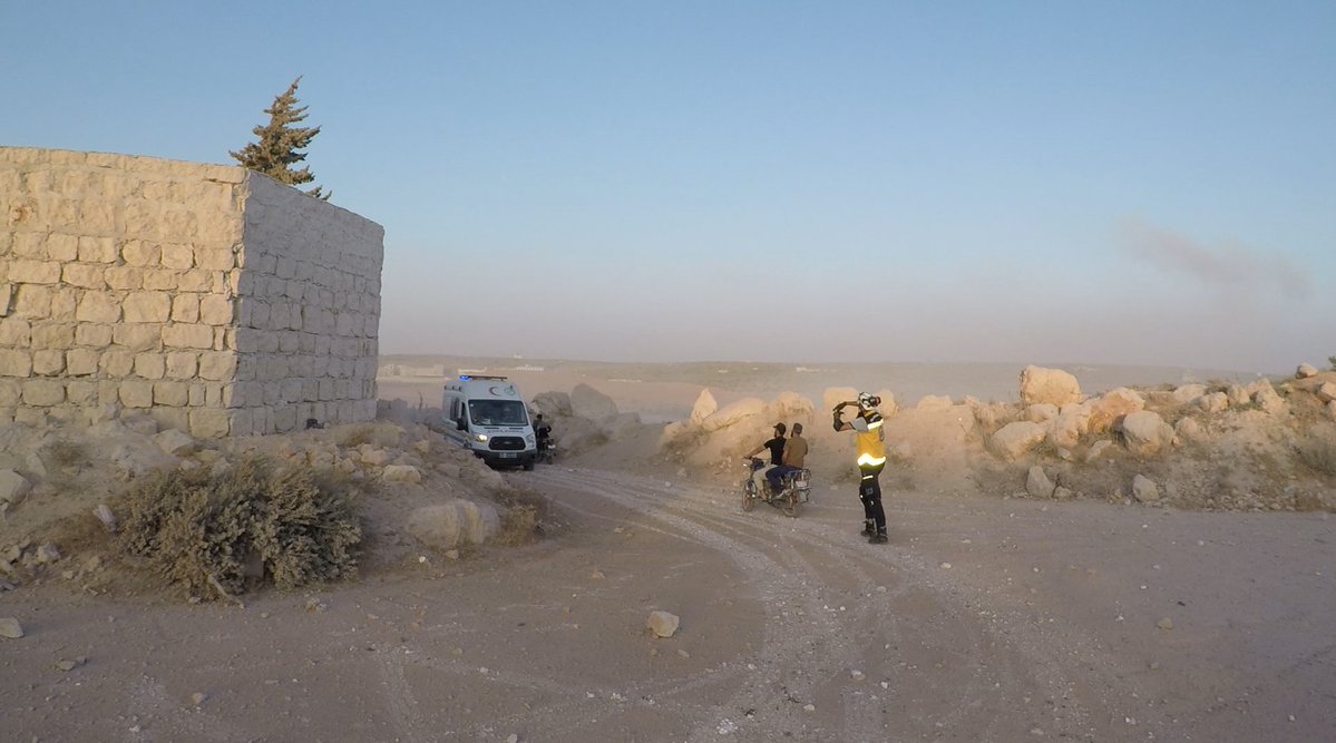 Um ataque aéreo russo com 3 mísseis teve como alvo um local de assentamento de pedras perto da vila de Al-Habbat, a oeste da cidade de Maarat Misrin, na zona rural do norte de Idlib, hoje, quarta-feira, 16 de outubro. Nossas equipes inspecionaram o local e confirmaram que não houve vítimas e que os danos foram limitados a danos materiais, - The White Helmets