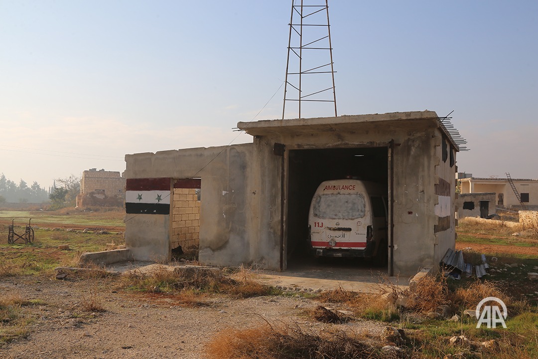 Anti-government armed groups clashing with Pro-Assad forces have seized control of the strategically important Saraqib district of Idlib