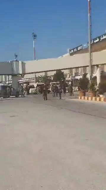 Siły SDF na terenie międzynarodowego lotniska w Aleppo.