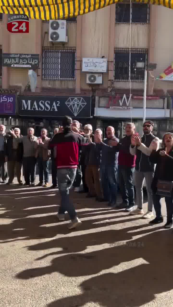 Anti-Assad protesters in the Druze city of Suwayda gathered to voice their solidarity with the people of Aleppo as they're once again being bombarded by the government