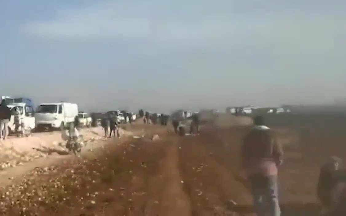 Tel Rifat: Tens of thousands of people are still waiting for a corridor to be opened. They had to spend the night on the street amid freezing temperatures, no water and no food. These are the IDPs from Afrin who settled in Tal Rifaat fleeing from the invasion of Afrin 