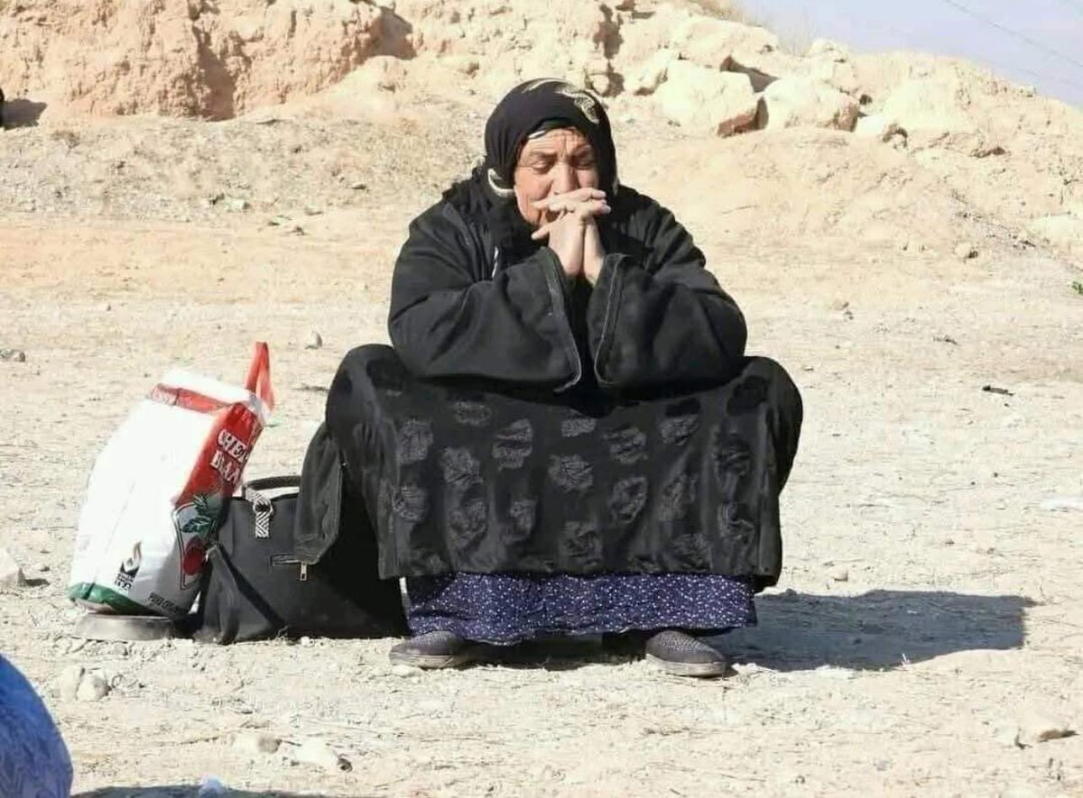 For the second day in a row and under difficult humanitarian conditions, hundreds of civilians are stuck at the Al-Bu Asi crossing, which is affiliated with the SDF militia, west of the city of Tabqa in the western countryside of Raqqa, as the SDF prevented them from entering its areas except with a sponsor.