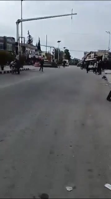 South Syria: after Daraa, now Quneitra province. Southern Rebels took over the town of Khan Arnabah after the withdrawal of Assad's troops.  It's the main town of the province