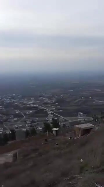 South Syria: Russian troops are also leaving Daraa province, following path of Assad's forces. Southern Rebels took control of Tell Harra where Russians had a base. Syria: the Russian flag is again hoisted on the strategic Tell Harra in the West Daraa countryside. Former Russian SIGINT base (until 2014), the hill overlooks a wide area including parts of Golan