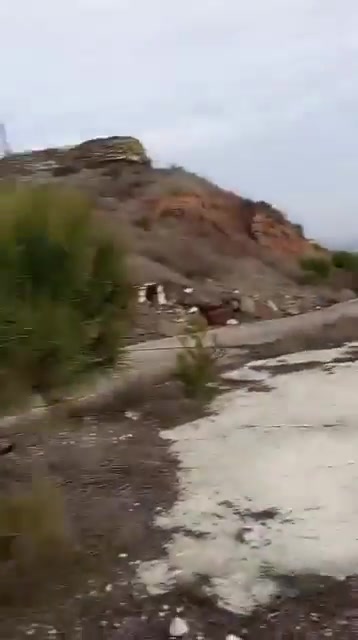 South Syria: Russian troops are also leaving Daraa province, following path of Assad's forces. Southern Rebels took control of Tell Harra where Russians had a base. Syria: the Russian flag is again hoisted on the strategic Tell Harra in the West Daraa countryside. Former Russian SIGINT base (until 2014), the hill overlooks a wide area including parts of Golan