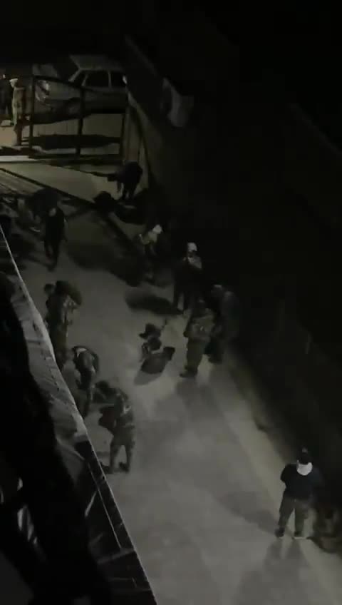 Syrian Military abandoning positions in Central Damascus, changing into civilian clothes