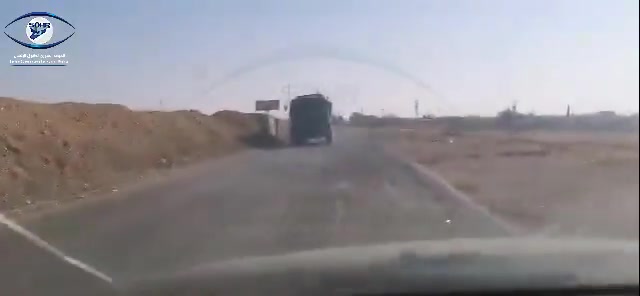 A checkpoint affiliated with the SDF blocks the path of a Russian convoy and forces it to return to the Sarrin base in the countryside of Ain Issa, north of Raqqa