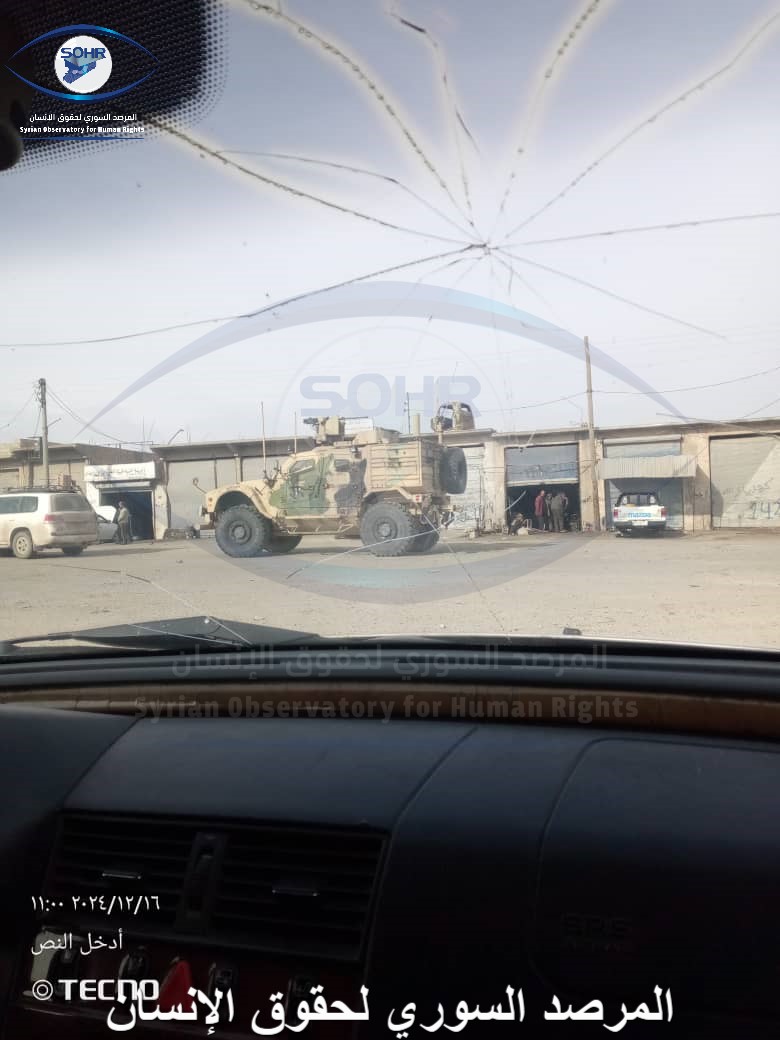 A US convoy arrives in the town of Ain Issa north of Raqqa and heads toward the city of Kobani