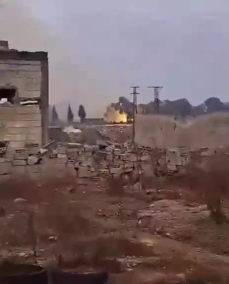 Today an explosion was provoked by people cutting old air defense missiles (to recover and sell parts) in Homs-city, damaging several buildings.