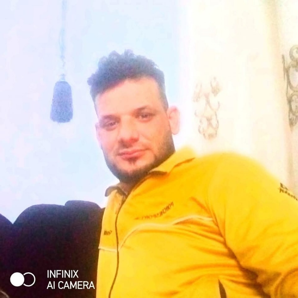 Syria: today Security Forces also arrested a member of a famous pro-Assad family (Sabahi) in area of Qomhana (North Hama). This family created militias to suppress protests in the area. In retaliation, local gunmen executed a resident (pic 3) who gave intel to the Security Forces