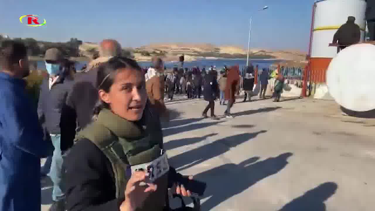 Varios ciudadanos resultaron heridos como consecuencia del ataque aéreo contra un convoy de manifestantes civiles que se dirigía a la presa de Tishren.