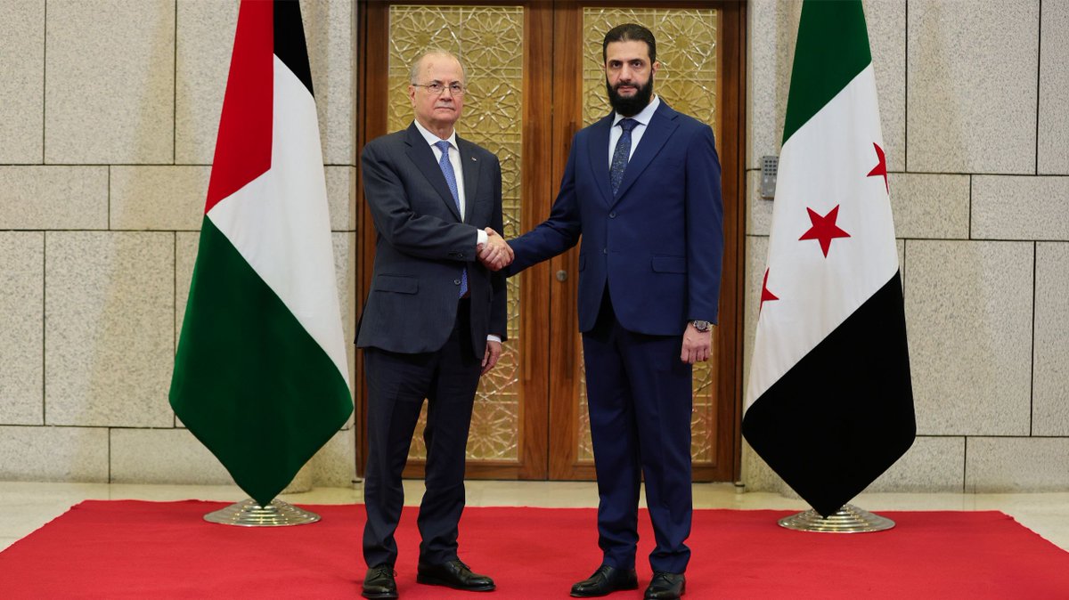 El líder de facto de Siria, Ahmed al-Sharaa, recibió el martes al primer ministro palestino, Mohammad Mustafa, en Damasco