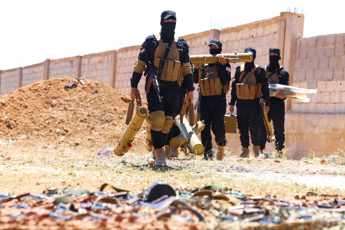 During a security operation in the Qatana area of Damascus, security forces seized a warehouse containing large quantities of weapons and ammunition, including anti-tank missiles, intended for smuggling outside Syria