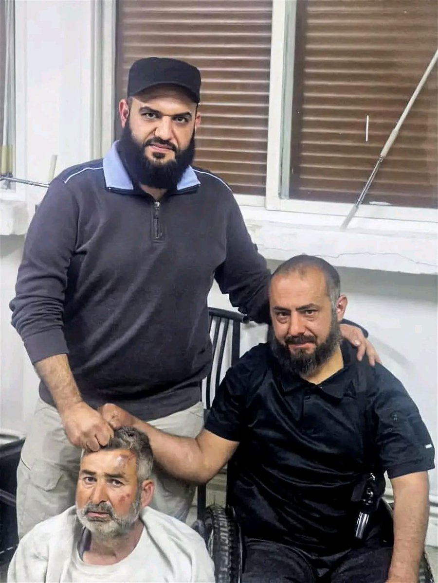 Syria: big celebrations tonight in Mazzeh (Damascus) after the news of arrest of the Military Intelligence Official spread. Syria: a former Official of the Military Intelligence's branch 215 (Raids) was arrested in Damascus. He's responsible for enforced disappearance of 100s young people - many subsequently executed - from Mazzeh district