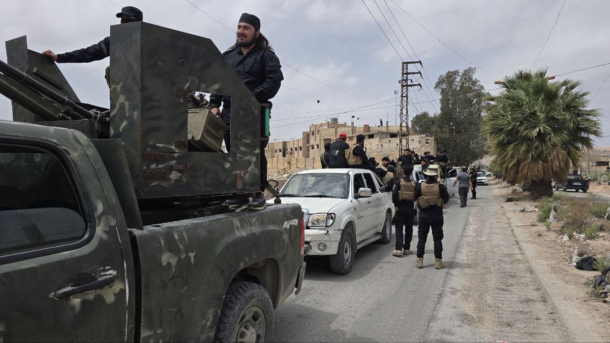 Public Security Forces convoys heading towards Ashrafieh-Sahnaya in the Damascus countryside