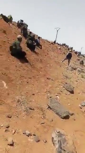 Renewed clashes on the Damascus-Suwayda road from the direction of Matla in the Damascus countryside, as Bedouin tribes continue to prevent the convoy that left Suwayda from advancing towards Damascus.