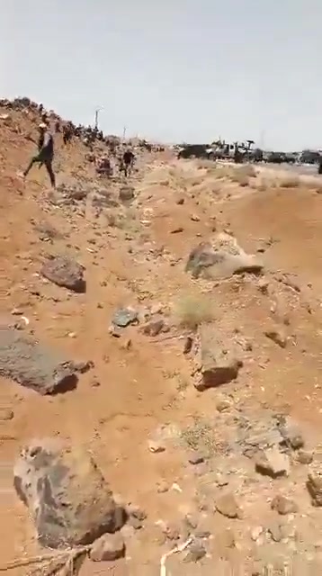 Renewed clashes on the Damascus-Suwayda road from the direction of Matla in the Damascus countryside, as Bedouin tribes continue to prevent the convoy that left Suwayda from advancing towards Damascus.