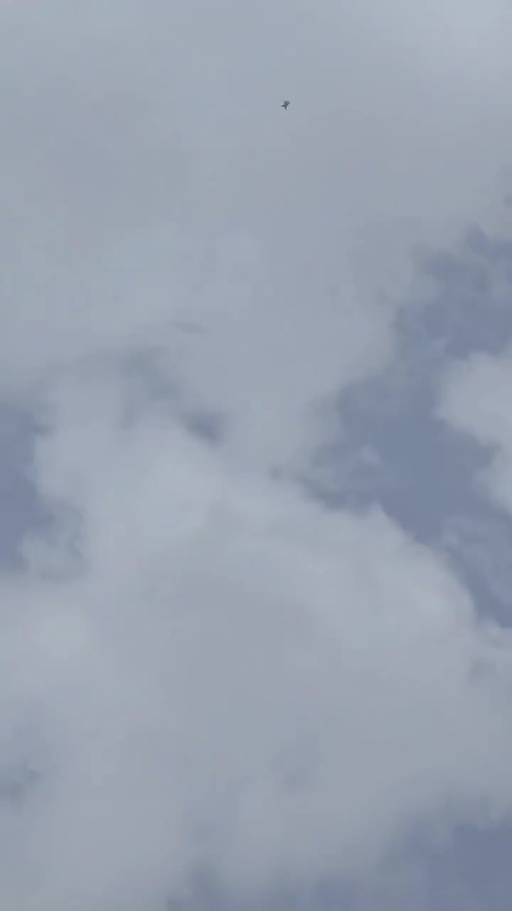 Israeli warplanes are flying at low altitude over Ashrafieh Sahnaya, and anti-aircraft missiles are trying to intercept them.