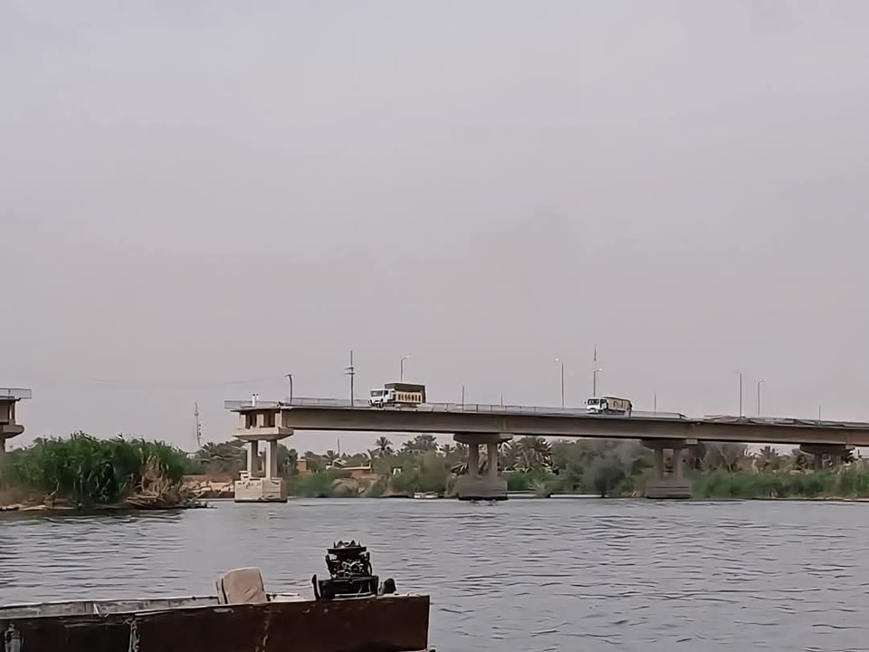 East Syria: work has started to rehabilitate the Abukemal bridge. Its central section was destroyed in an US airstrike in 2016 amidst war against ISIS. Once completed, it will be the first bridge to reconnect both banks of the Euphrates in Deir ez-Zur province
