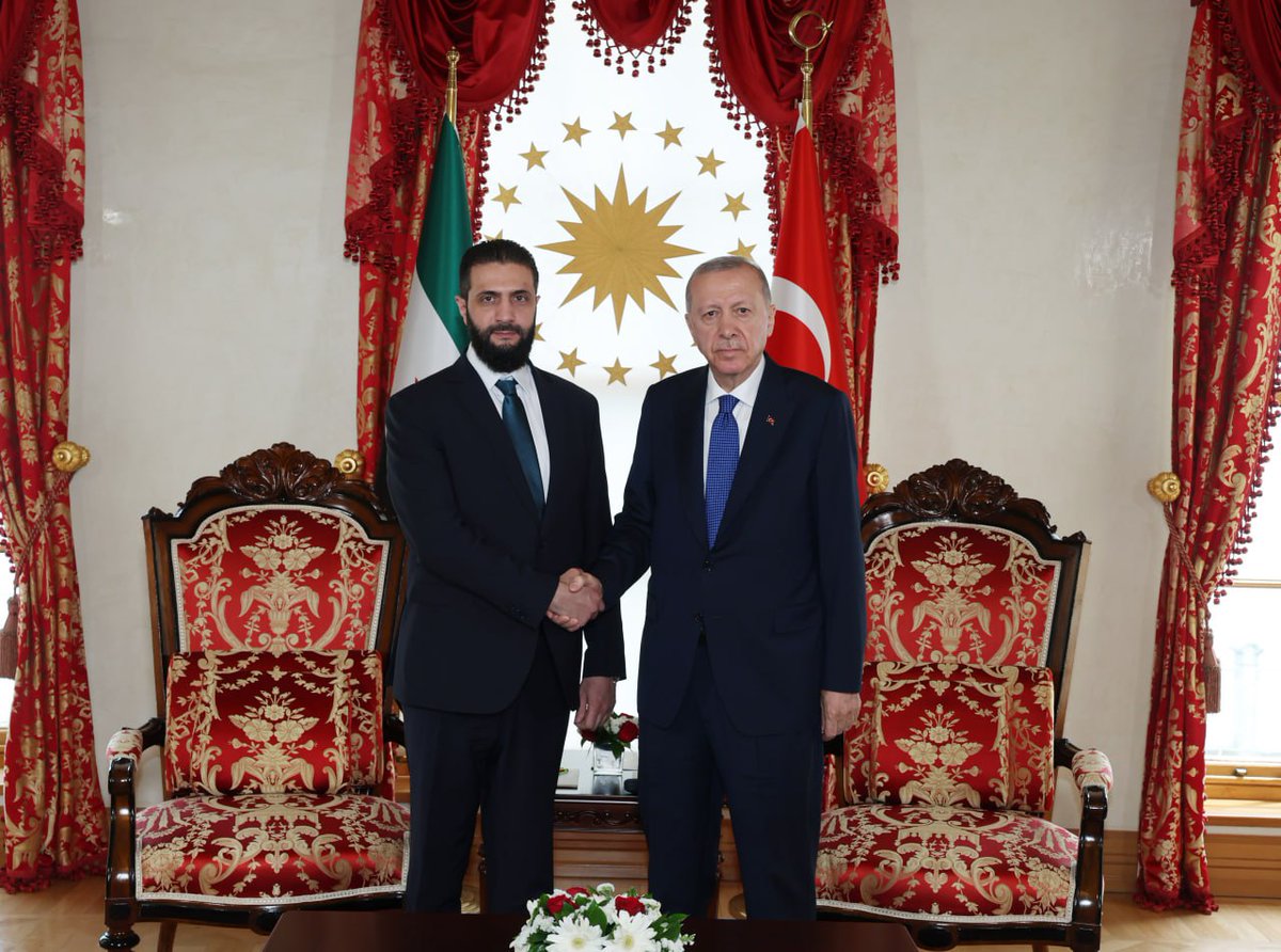 Turkiye President Erdoğan met with Syrian President Ahmed Shara at the Dolmabahçe Work Office