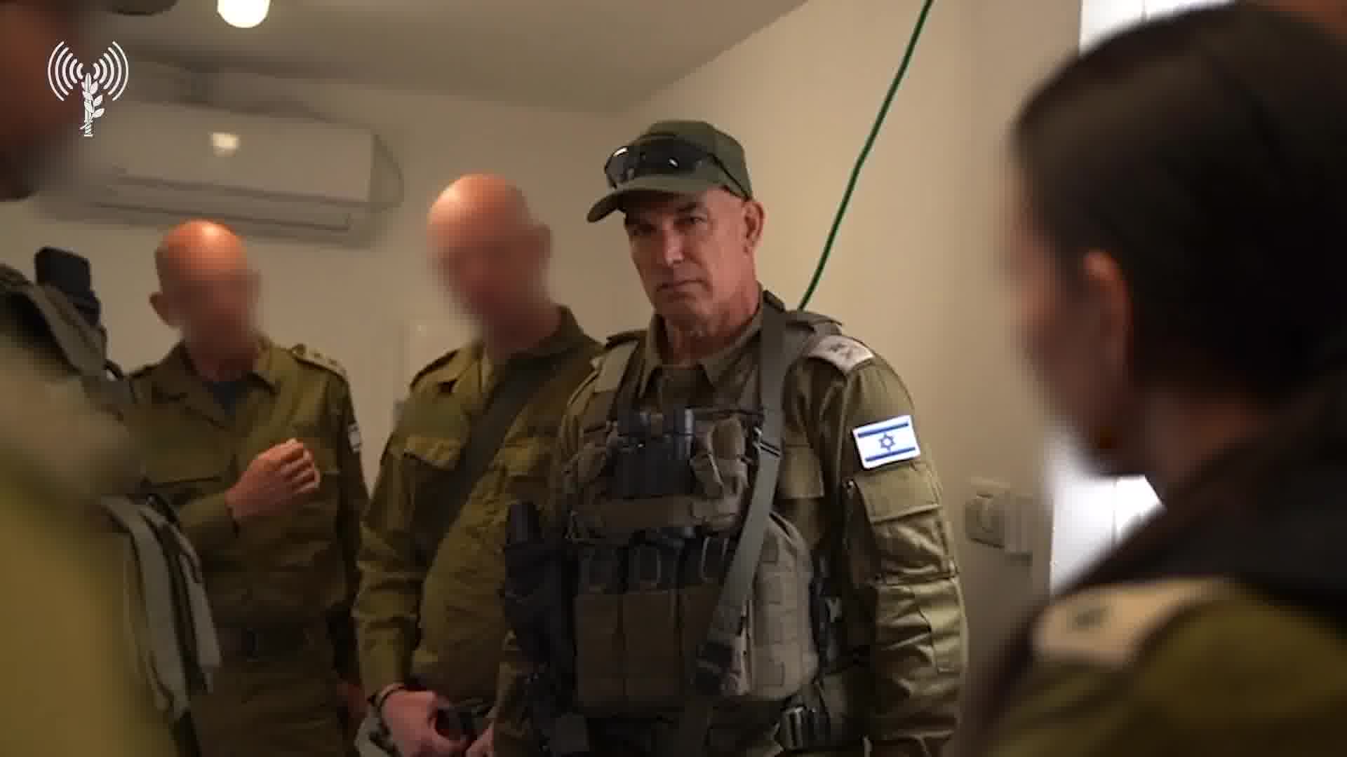 The IDF says a medical facility it set up in southern Syria, next to the Druze village of Hader, has so far treated over 500 Syrians. The “forward mobile triage was established several weeks ago, amid the IDF's ongoing operations in southern Syria, and is intended to treat Syrian Druze in the area, the military says.
