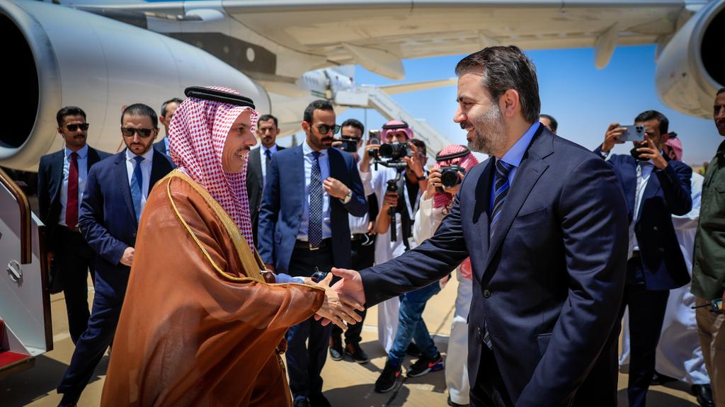 Minister of Foreign Affairs and Expatriates, Mr. Asaad Hassan Al-Shaibani, received his Saudi counterpart, His Highness Prince Faisal bin Farhan bin Abdullah Al Saud, at the head of a high-level delegation, upon his arrival at Damascus International Airport.