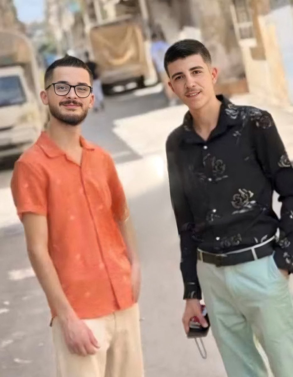 Homs: Thousands of residents from the Al-Murshidiyah sect participate in a sit-in in the town of Al-Ghassaniyah and in the Karm Al-Louz neighborhood in the countryside of Homs, protesting the killing of two young men, Hamadeh Darwish and Houd Al-Hashem, who were members of the sect