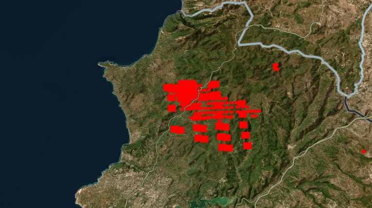 سوريا: أقل من 24 ساعة تفصل بين هاتين الصورتين الملتقطتين بواسطة رادار FIRMS، وتظهران الحرائق في ريف اللاذقية الشمالي.