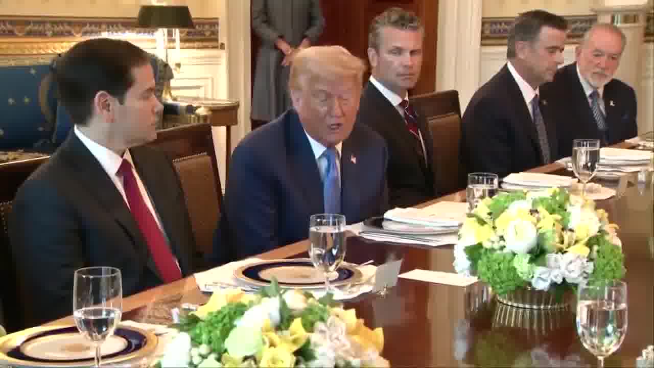@POTUS: لقد رفعنا العقوبات عن [سوريا] لأننا نريد أن نمنحهم فرصة. وأود أن أتمكن - في الوقت المناسب - من رفع هذه العقوبات عن [إيران]، ومنحهم فرصة لإعادة البناء، لأنني أود أن أرى إيران تبني نفسها من جديد بطريقة سلمية.