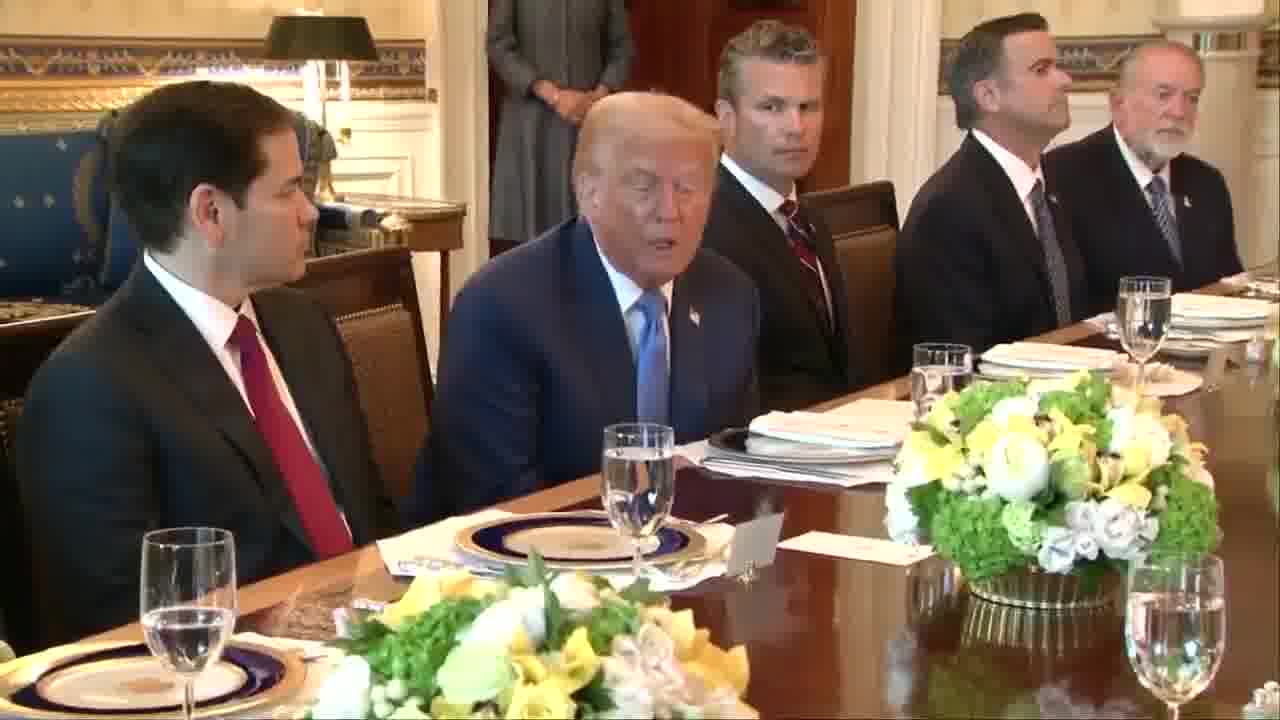 @POTUS: لقد رفعنا العقوبات عن [سوريا] لأننا نريد أن نمنحهم فرصة. وأود أن أتمكن - في الوقت المناسب - من رفع هذه العقوبات عن [إيران]، ومنحهم فرصة لإعادة البناء، لأنني أود أن أرى إيران تبني نفسها من جديد بطريقة سلمية.