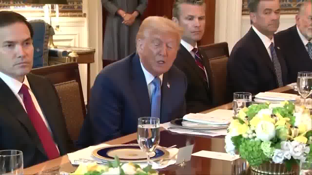 @POTUS: لقد رفعنا العقوبات عن [سوريا] لأننا نريد أن نمنحهم فرصة. وأود أن أتمكن - في الوقت المناسب - من رفع هذه العقوبات عن [إيران]، ومنحهم فرصة لإعادة البناء، لأنني أود أن أرى إيران تبني نفسها من جديد بطريقة سلمية.