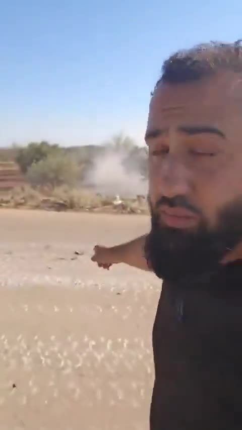 South Syria: this morning the Security forces and troops belonging to the Defense Ministry announced they would enter Suwayda province in attempt to stop the clashes and secure the area, after clashes between tribal and Druze fighters left over 30 dead. However the convoy was attacked by Druze fighters, resulting in over a dozen killed and wounded among MoI and MoD ranks - and a vehicle seized