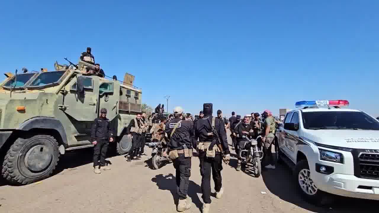 Internal Security Forces are deployed around the town of Taara in the western countryside of Sweida Governorate to break up clashes and respond to recent security developments