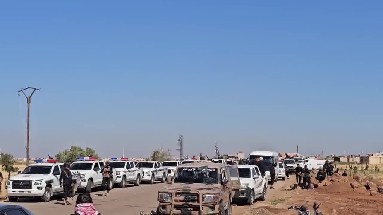 Internal Security Forces are deployed around the town of Taara in the western countryside of Sweida Governorate to break up clashes and respond to recent security developments
